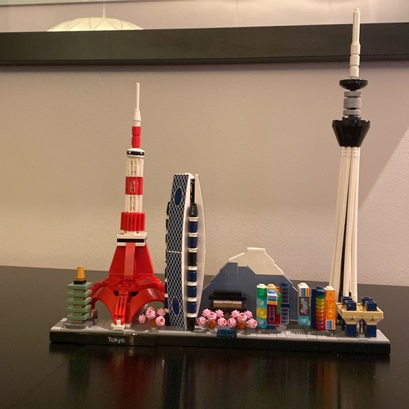 Retired Lego Architecture Skyline Collection Tokyo 21051 - Picture 2 of 7